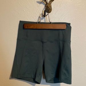 Girlfriend collective high rise run short